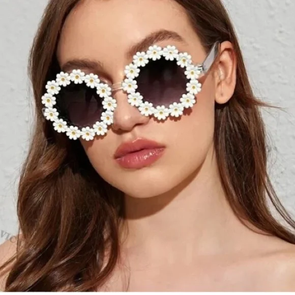 Daisy Sunglasses by Circus NY Sam Edelman - Picture 12 of 15
